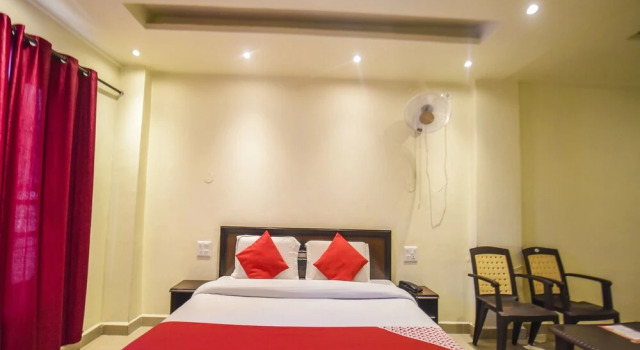 OYO 7905 Holiday Inn, Забронировать Отель Отели штата Химачал-Прадеш 3 звезды, 3*