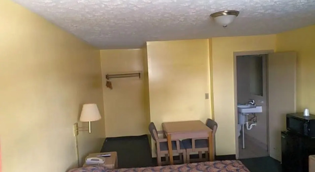 Номер Economy Westgate Manor Motel Austintown & Youngstown OHIO