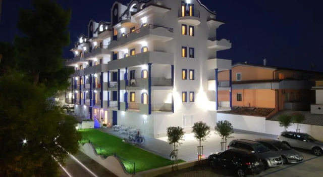 Residence Abruzzo Resort, Забронировать Курортный отель Отели Побережья Абруццо с парковкой, Парковка