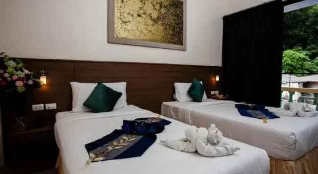 Номер Superior с балконом The Wave Patong Boutique Hotel