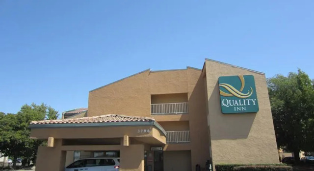 Quality Inn Natomas, Забронировать Отель Отели Сакраменто с бассейном, Бассейн