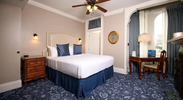 Двухместный номер Standard с видом на город Horton Grand Hotel