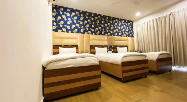 Трёхместный номер Deluxe с балконом Sky Suites Huda City Center