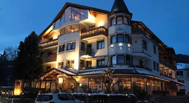 Hotel Villa Monica, Забронировать Отель Отели в центре Доббиако с завтраком, отели в центре Доббиако с завтраком