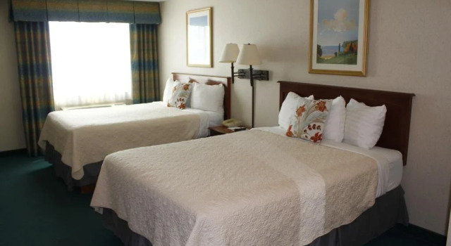 Baraga Lakeside Inn, Rezerwuj Hotel Baraga Michigan