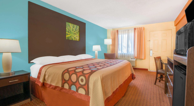 Super 8 by Wyndham Tulsa/Route 66