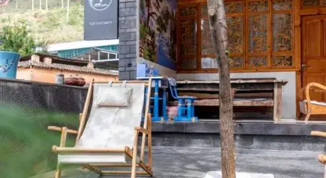 Dali Qingya Xiaozhu Inn, Boek Hotel Dali Yunnan
