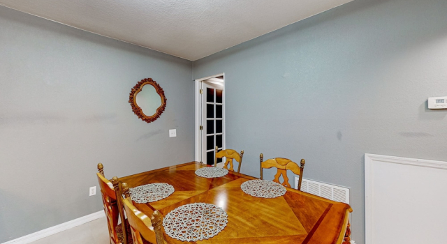 Comfortable Townhome Near Disney With Athletic Courts & Pool Access, Patio, & AC, Забронировать Дом для отпуска Виллы Фор Корнерз, Вилла