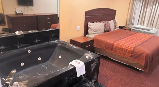 Номер Deluxe Scottish Inn & Suites