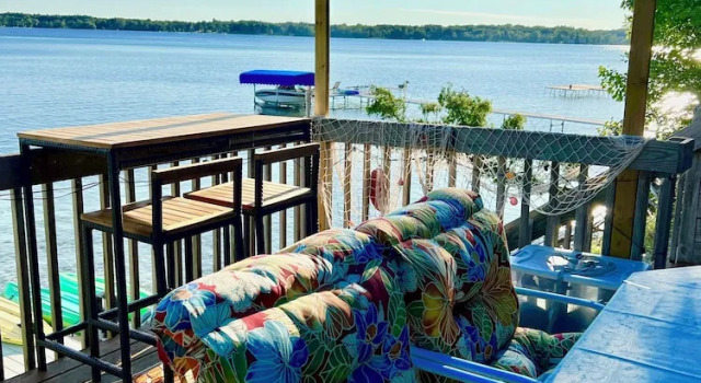 Люкс с видом на закат The Torch Lake Bed and Breakfast