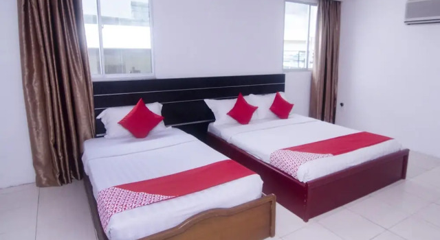 Süper süit Hotel O yfair Hotel