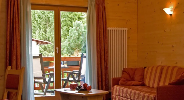 Четырёхместный номер Standard с балконом Hotel Salvan