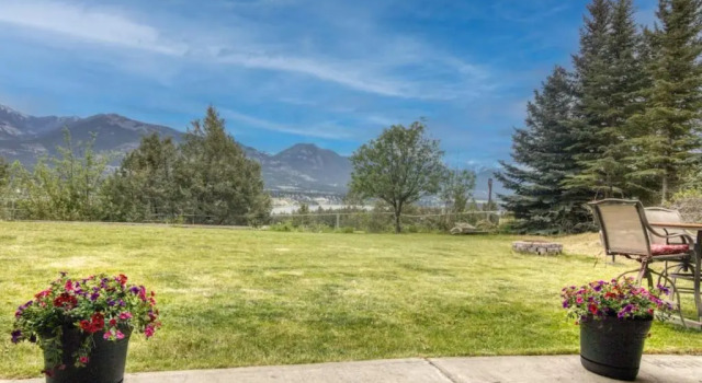 Pine Ridge, Log Home with Lake View and Backyard, Buchen Sie Hotel  