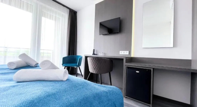 Четырёхместный номер Standard с балконом HOTEL CSOPAK Resort & Lake