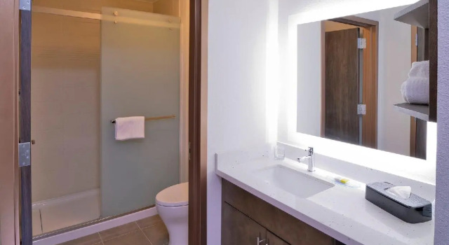 Двухместный номер Standard c 1 комнатой Candlewood Suites Baltimore - Inner Harbor by IHG