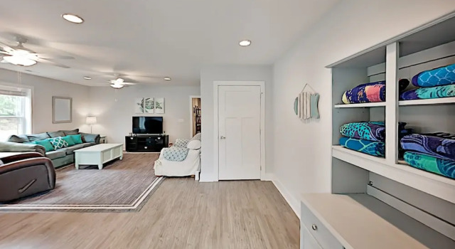 2602eoak 4 Bedroom Home, Забронировать Дом для отпуска Виллы Острова Оук, рядом с Пирс Ocean Crest, Вилла