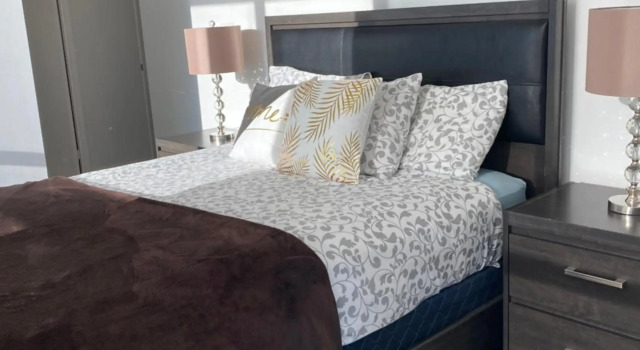 Toronto Downtown near Rogers Centre High rise lakeview condo, Varaa Hotelli Toronto 
