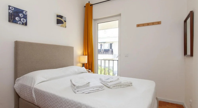 Y 02 - Bedroom 2 in Trindade Sun Guesthouse, Varaa Huoneisto Lagos Albufeira