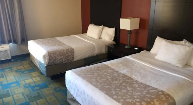 Двухместный номер Deluxe Executive La Quinta Inn & Suites by Wyndham Plattsburgh