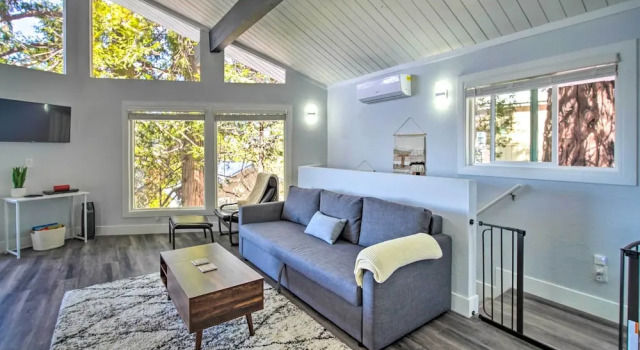 Chic Running Springs Forest Cabin w/ Deck!, Забронировать Дом для отпуска Раннинг Спрингс San Bernardino Mountains