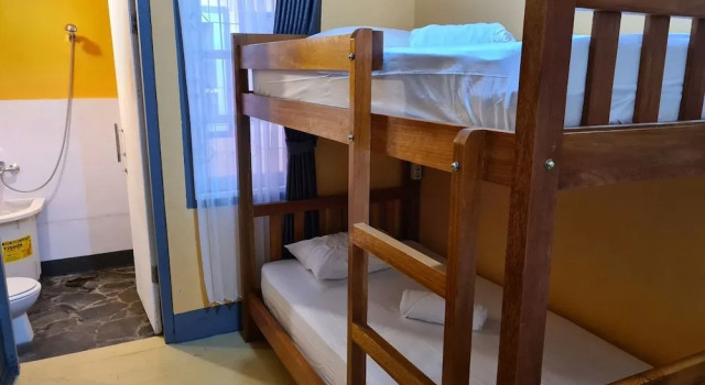 Dewi Sri Guesthouse, Buchen Sie Hotel Mataram Lombok, in der Nähe von Einkaufszentrum Mataram Mall