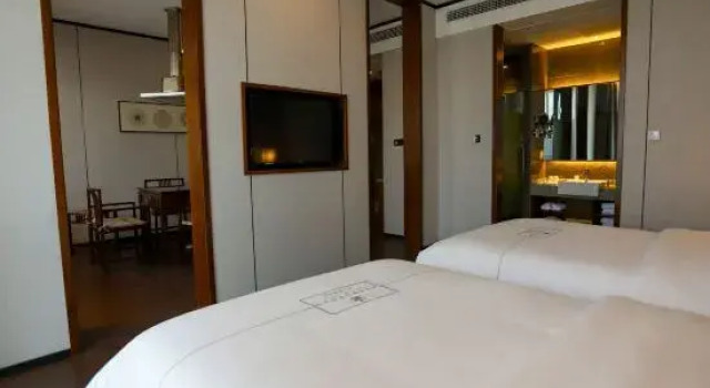 Двухместный люкс Business с видом на город Metropolis Hotel (Ma'an Shandong Station  Anhui Industry university Branch)