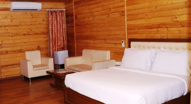 Panoramic Resort Karnala - Panvel, Varaa Lomakeskus Hotellit New Delhi uima-altaalla, Uima-allas