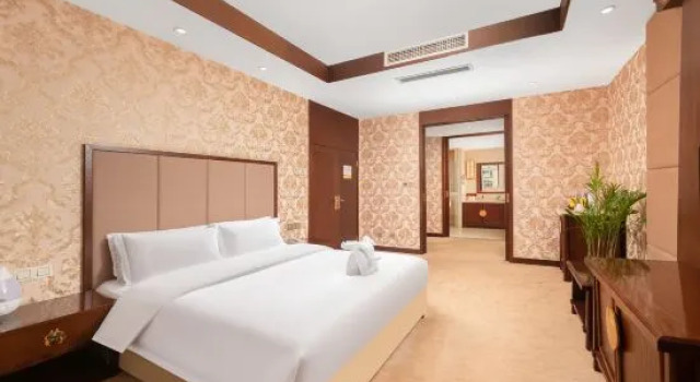 Люкс Luxury Jiuzhaigou Sanroyal International Hotel