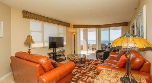 Som 701 - Somerset 3 Bedroom Condo by Redawning