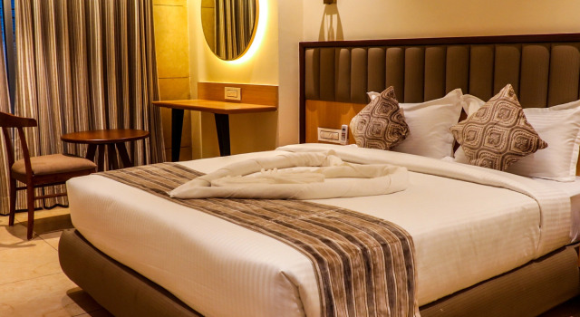 Люкс Rudra Shelter Business Hotel