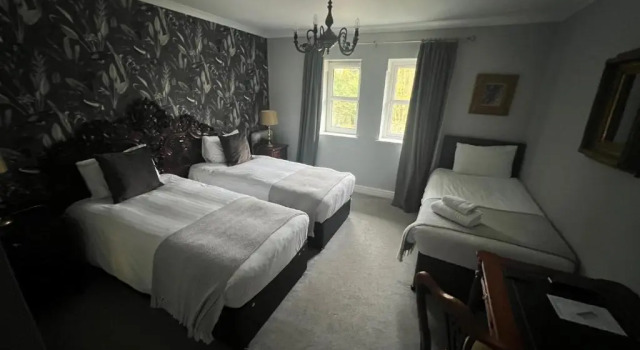 Номер Standard Brook Hall Hotel