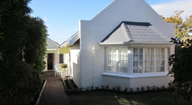Бунгало Quainton Cottages
