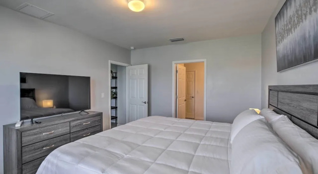 3 Mi to Beach: Cape Coral Home w/ Heated Pool, Забронировать Дом для отпуска Виллы Кейп-Корал, Вилла