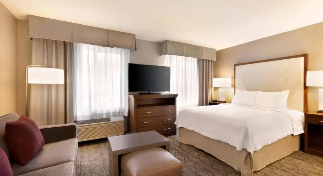 Двухместный люкс Homewood Suites by Hilton Portland Airport