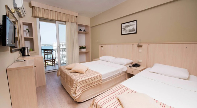 Трёхместный номер Standard с балконом İleri Hotel & Apartments