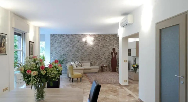 Апартаменты Deluxe Spazioso appartamento con 3 camere e 2 bagni, super centrale!