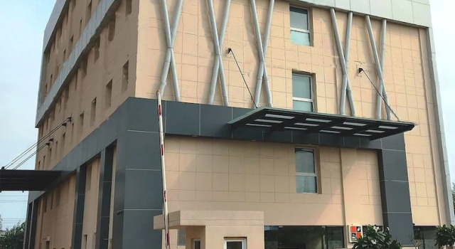 FORMULE1 Lucknow Gomti Nagar (opening December 2016), Забронировать Отель Отели Гомти Нагара с парковкой, Парковка