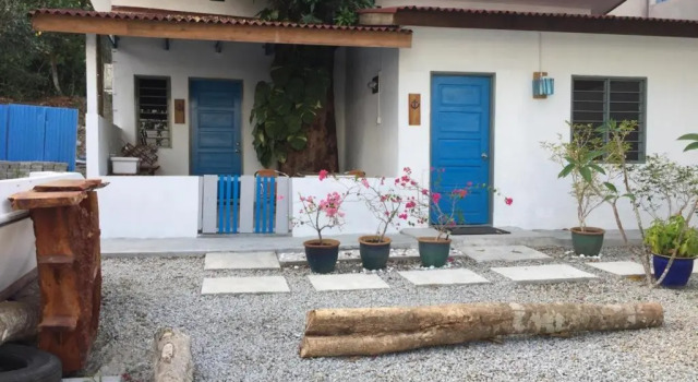 Коттедж Experience Island Heritage Home