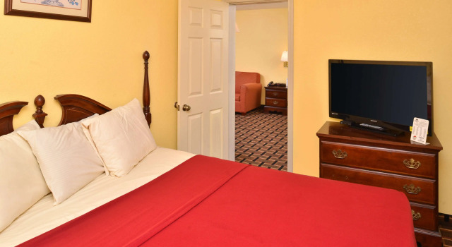 Двухместный люкс Americas Best Value Inn and Suites Albemarle