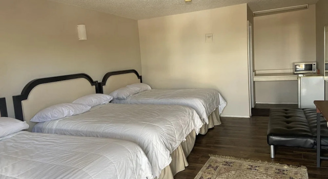 Caravan Inn Motel, Buchen Sie Motel Hotels in New York State mit Pool, Schwimmbad
