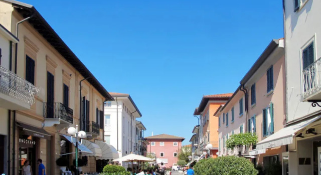 Roberto Forte dei Marmi, Забронировать Отель Отели Форте-дей-Марми с парковкой, рядом с Пляж Форте-дей-Марми, Парковка