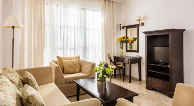 Люкс The Cliff Beach & SPA Hotel