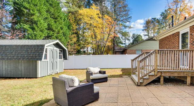 Коттедж Walk to Parks & Town Square: Cary Home w/ Yard!