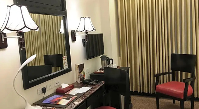 Номер Superior с видом на озеро Bayview Park Hotel Manila