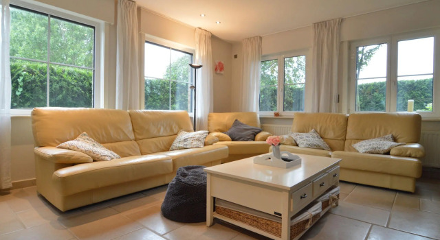 Sun-kissed Villa in Diksmuide With Garden, Sauna, Rezerwuj Willa Hotele w Bruksela z parkingiem, Parking