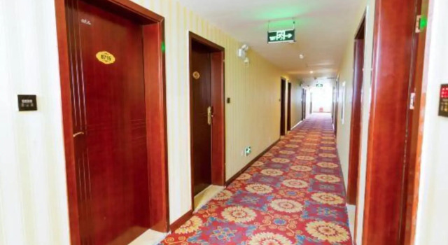 Kaixuan Express Hotel, Prenota Hotel Hotel a Henan con parcheggio, Parcheggio