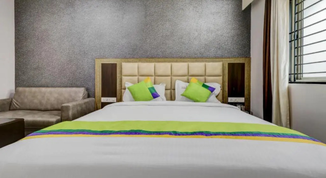 Двухместный номер Standard Treebo Sahara Suites 750M From St Johns Medical College And Hospital