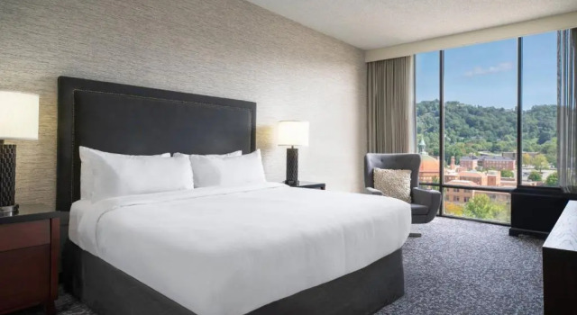 Номер Standard Renaissance Asheville Downtown Hotel