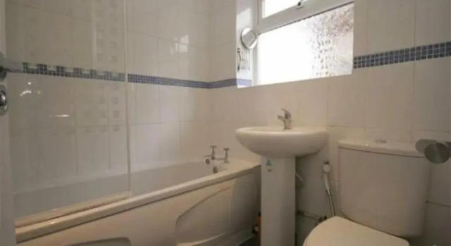 Three-Bedroom House on The Vale, Varaa Huoneisto Asunnot kohteessa Merseyside, Huoneisto