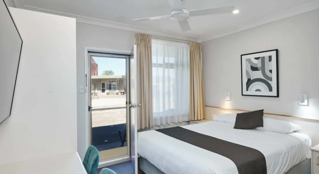 Двухместный номер Standard с балконом Wingham Motel